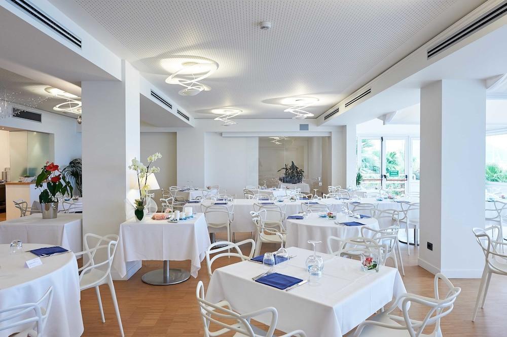 Hotel Croce Di Malta Империя Экстерьер фото